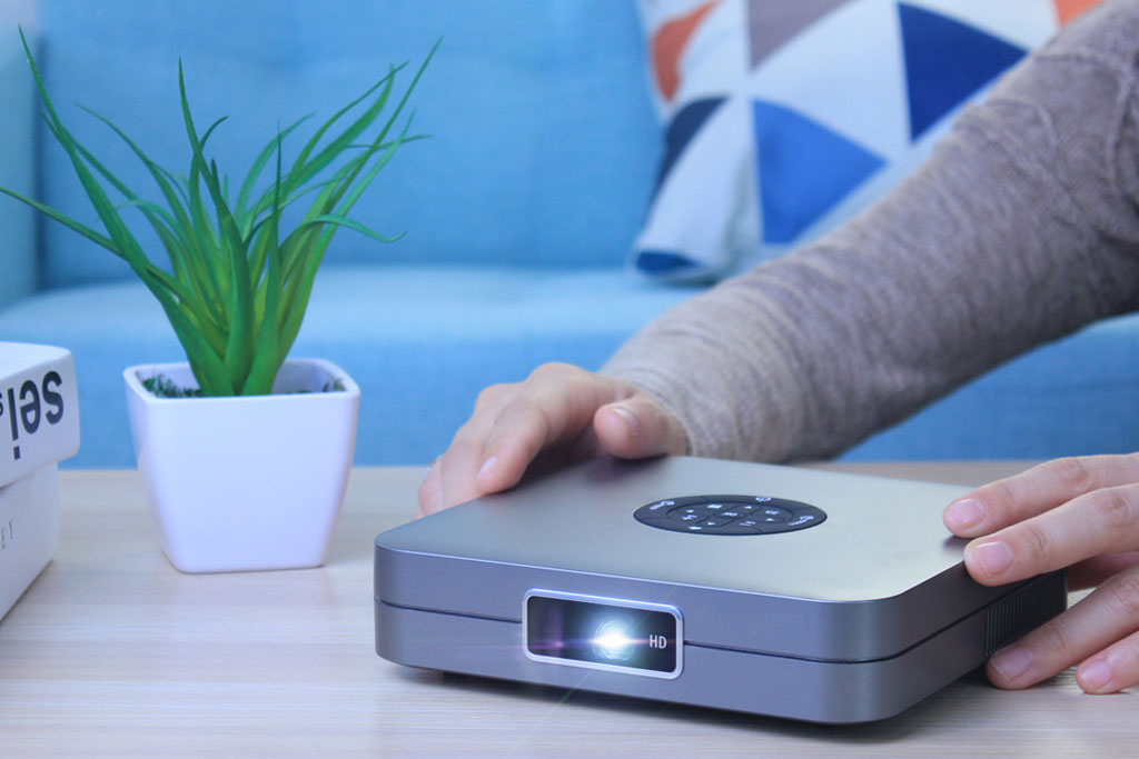 Portable Smart DLP Projector